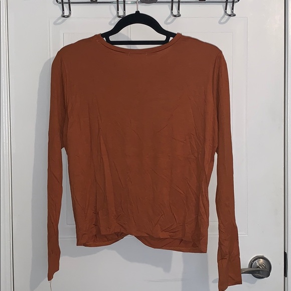 *BRAND NEW* Burnt orange long sleeve top - Picture 3 of 4